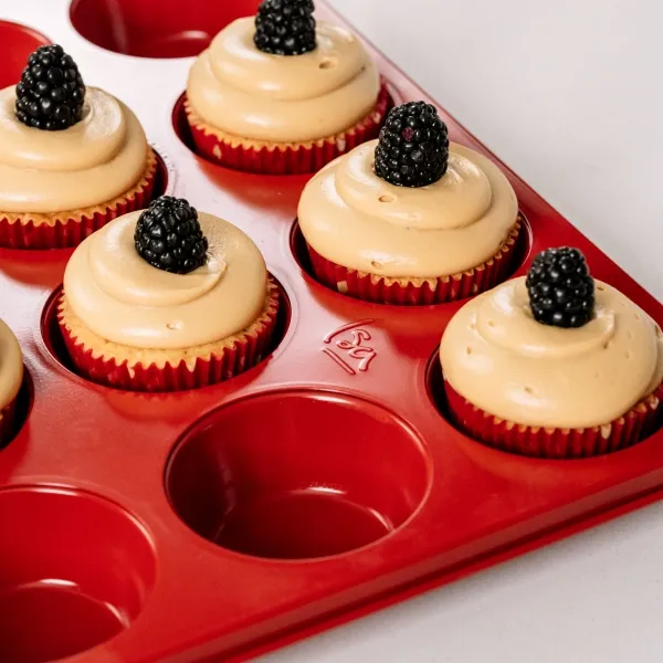 Molde Placa Horno Isa 12 Cupcakes Muffins Rojo Ladrillo